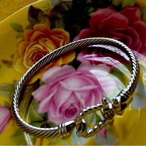 Women’s Silver Bangle